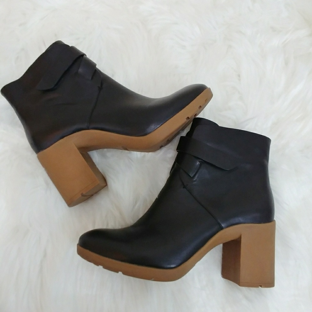 ATELJÉ 71 Black Veda Leather Bootie Size 7.5